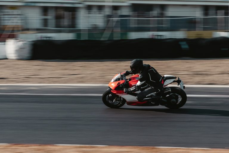 Bartosz Byszewski triumfuje w Krośnie, Michał Głębocki z Pucharem Ekstraligi